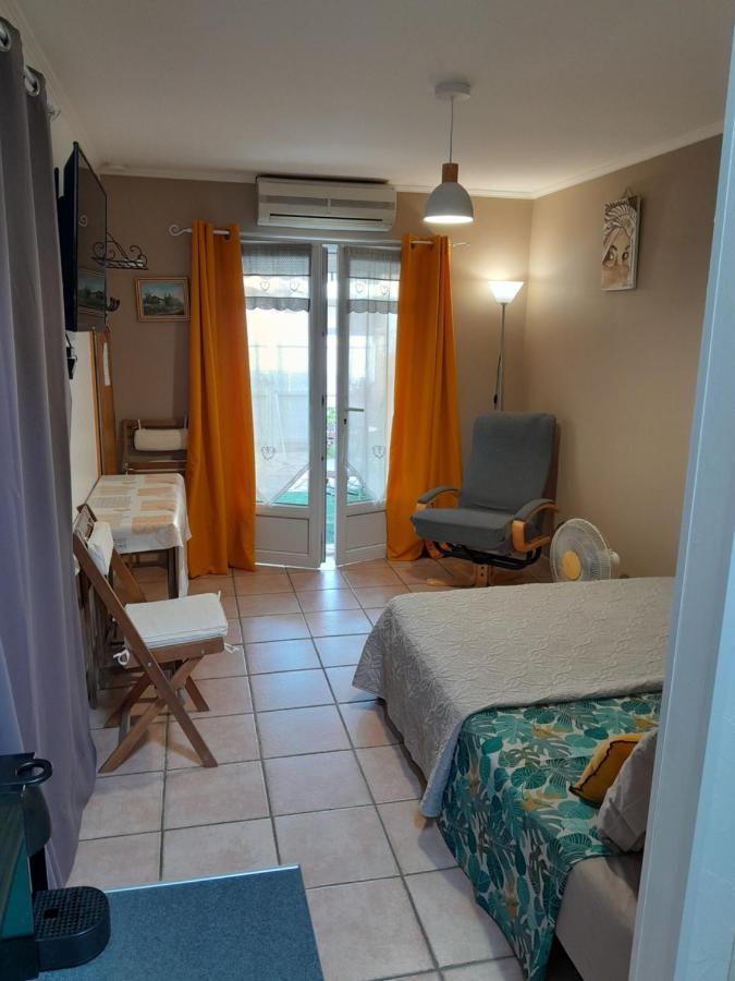 Aigues Mortes Studio De Vacances En Camargue Exterior photo